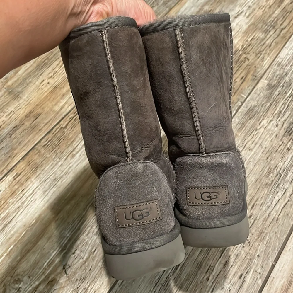 UGG Classic Short II Boots - Picture 2 of 7